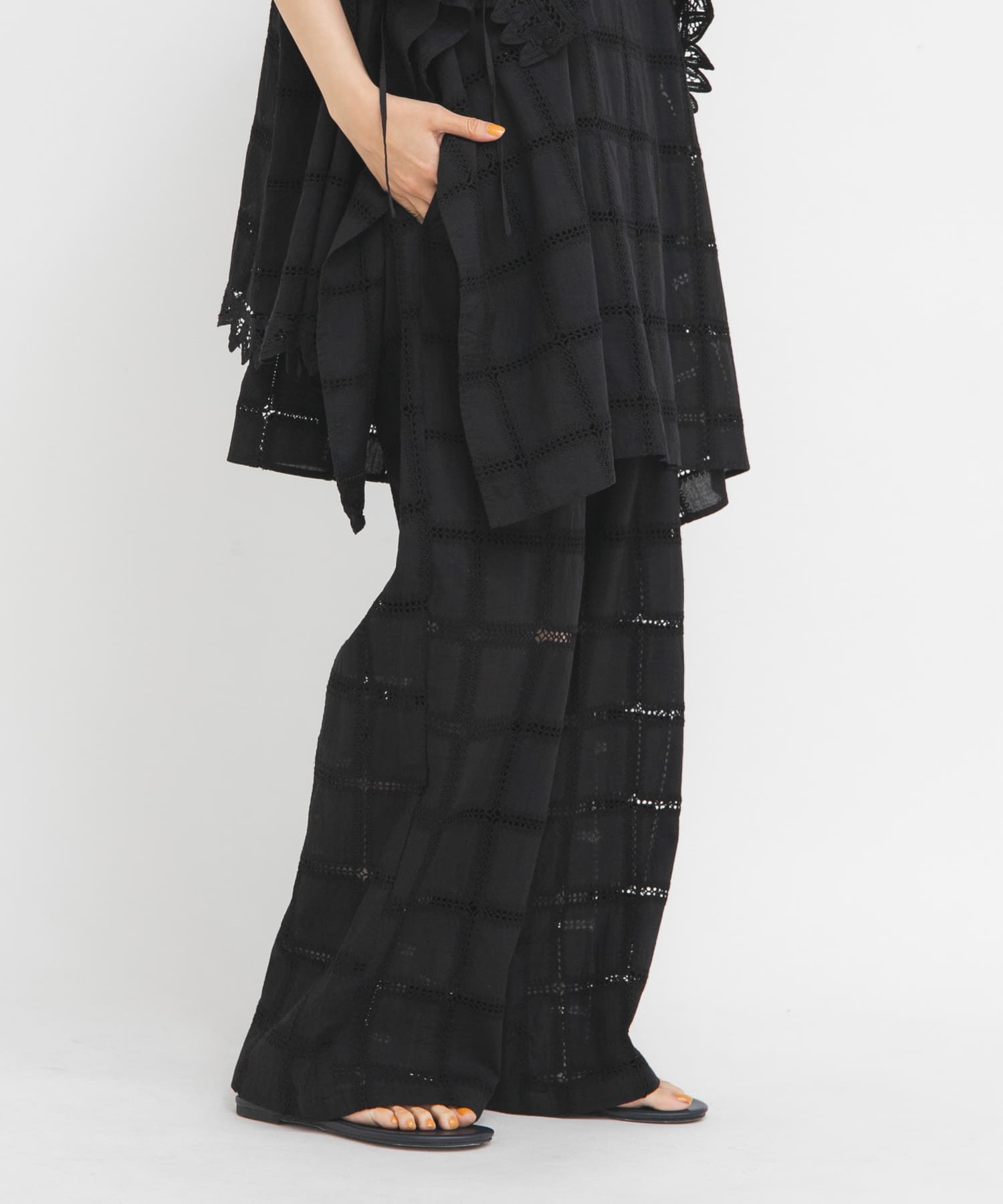 アイレットエンブロイダリーパンツ