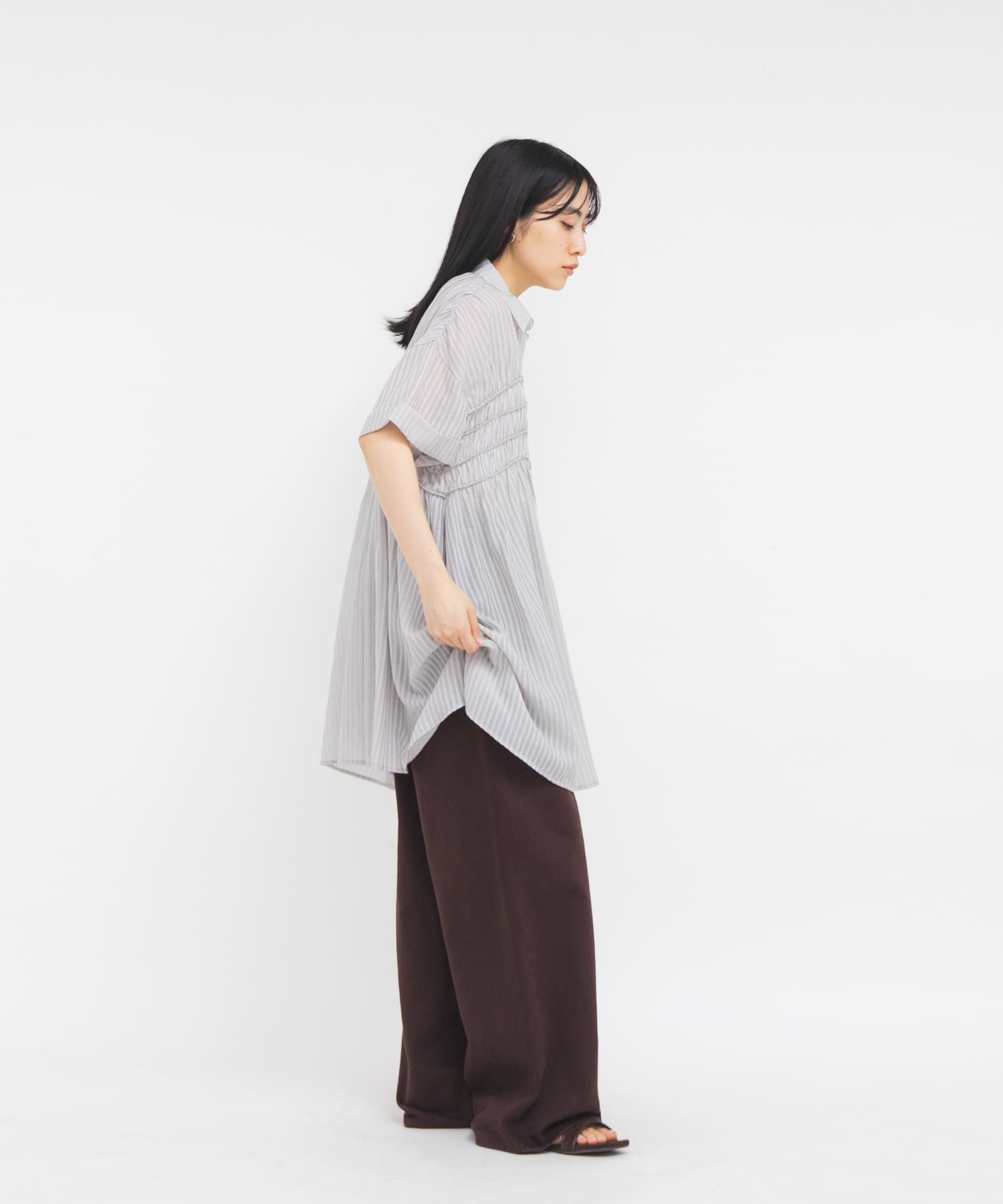 GRAY