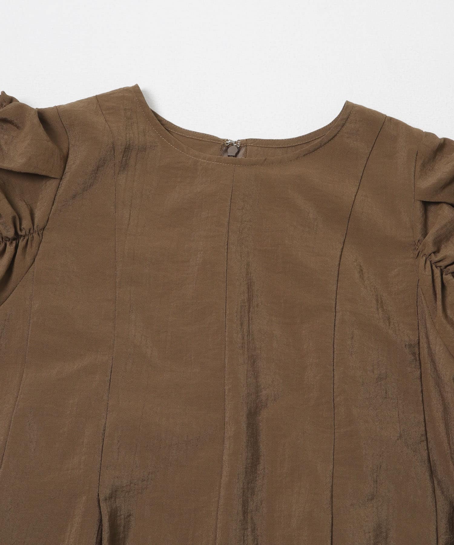 シャーリングスリーブミニワンピース BROWN One