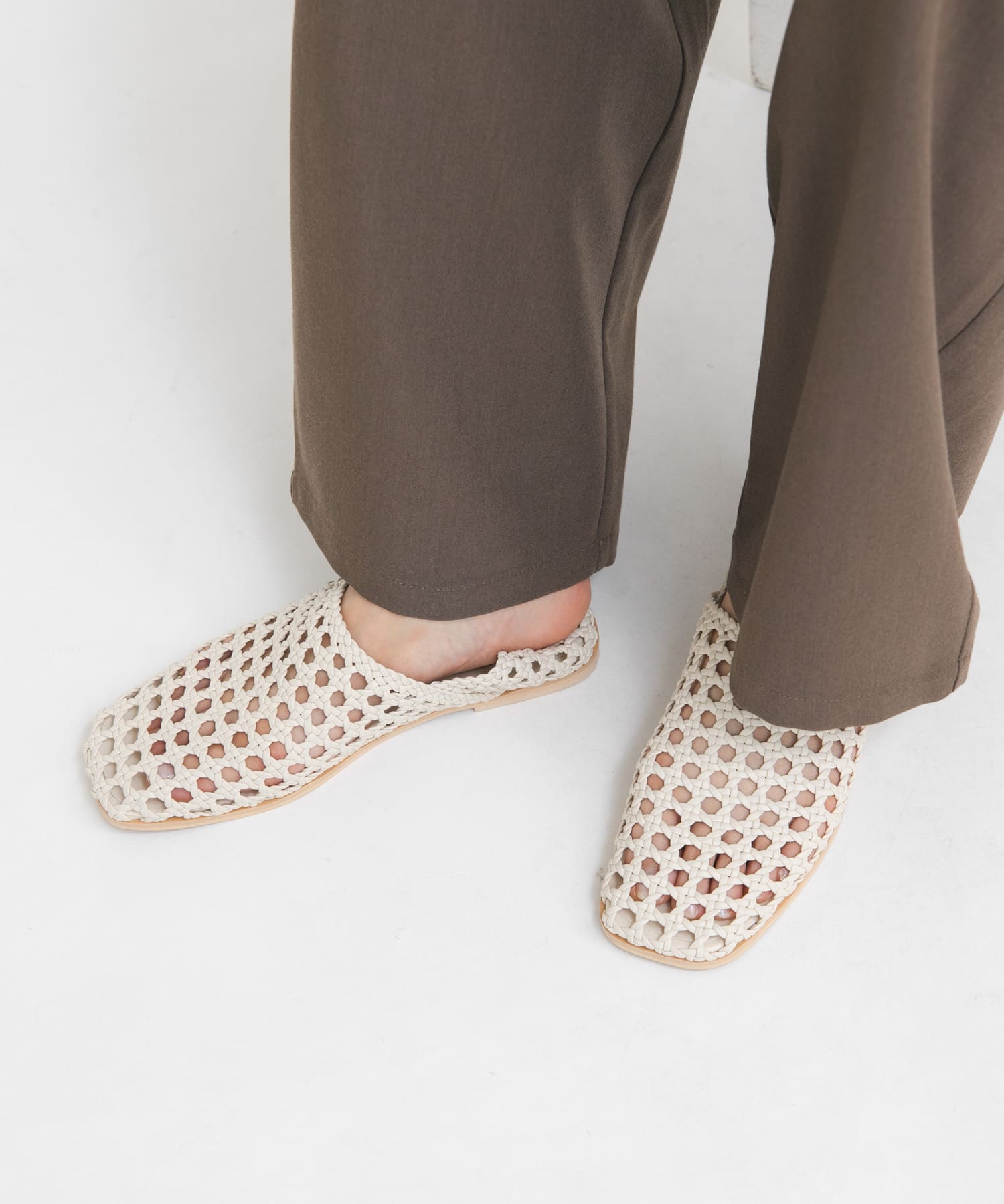 スクエアトゥメッシュシューズ IVORY 36