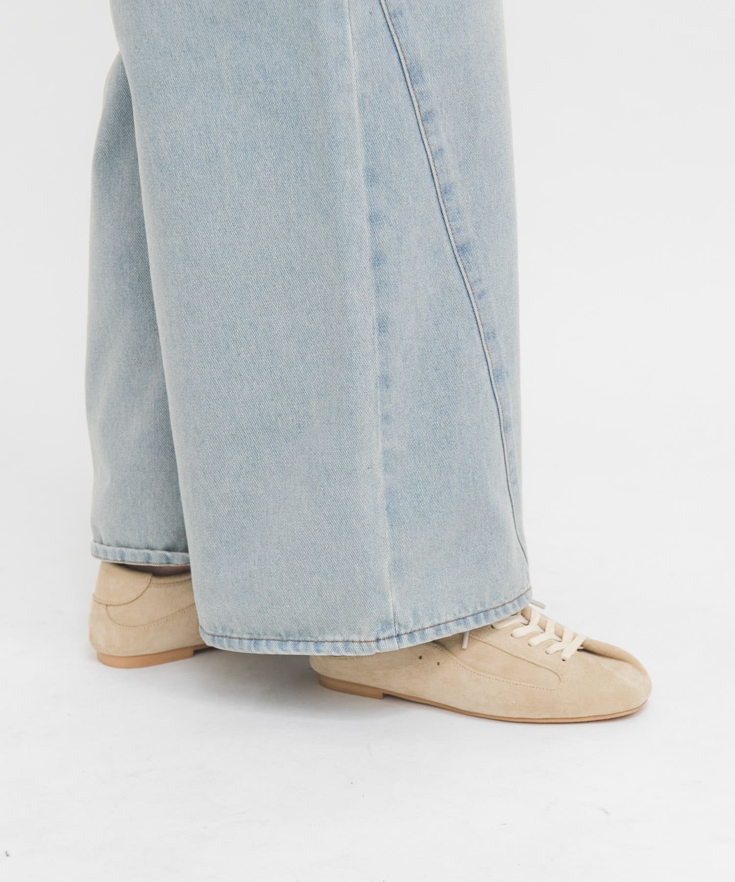 L.BEIGE