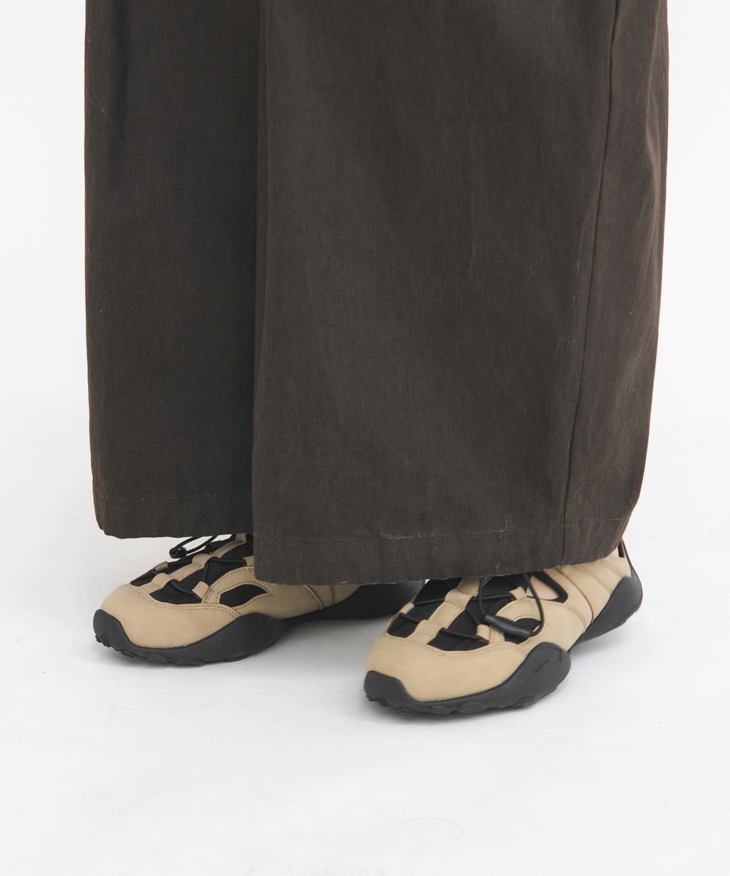 カットデザインメッシュスニーカー BEIGE 37