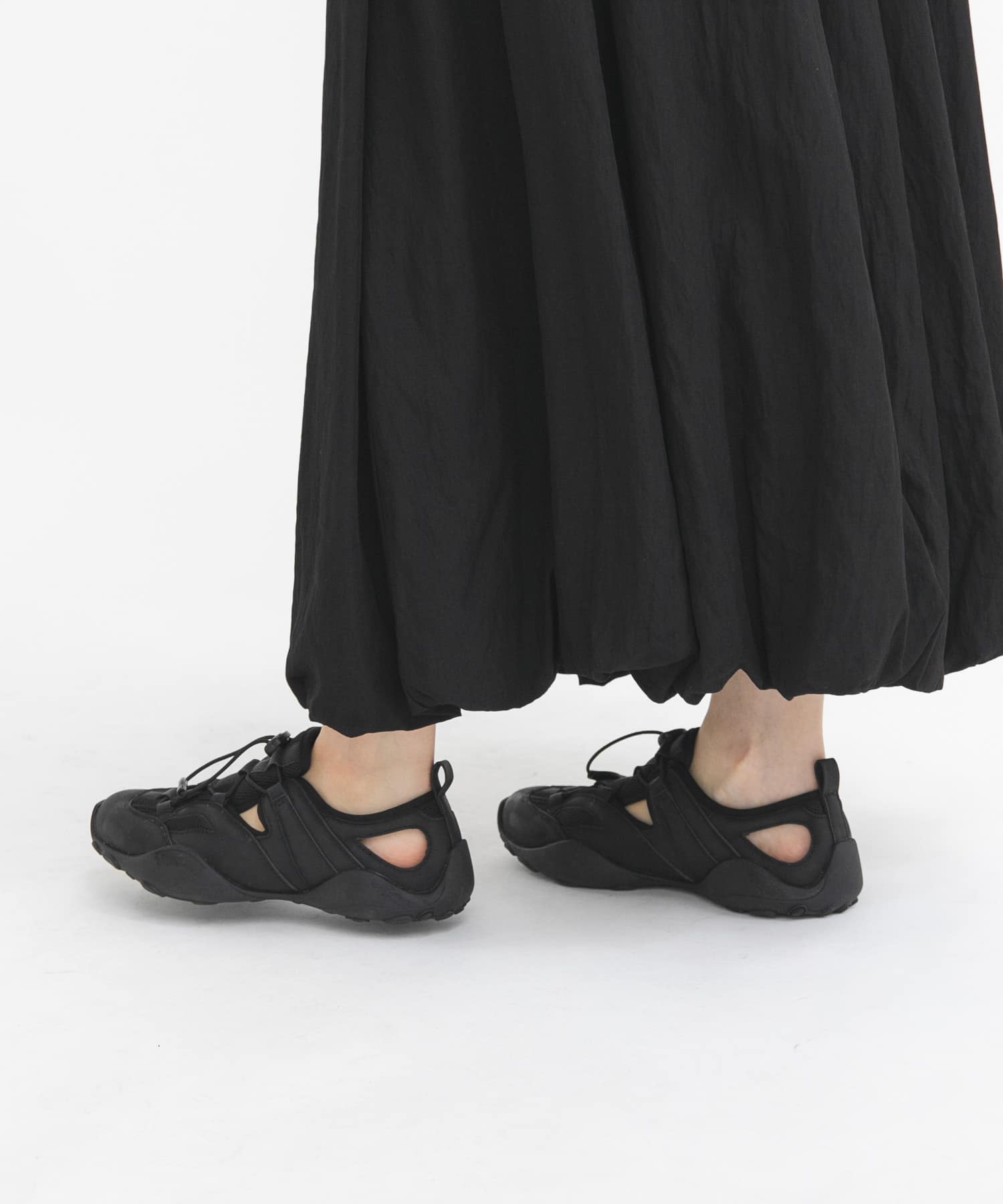 カットデザインメッシュスニーカー BLACK 37