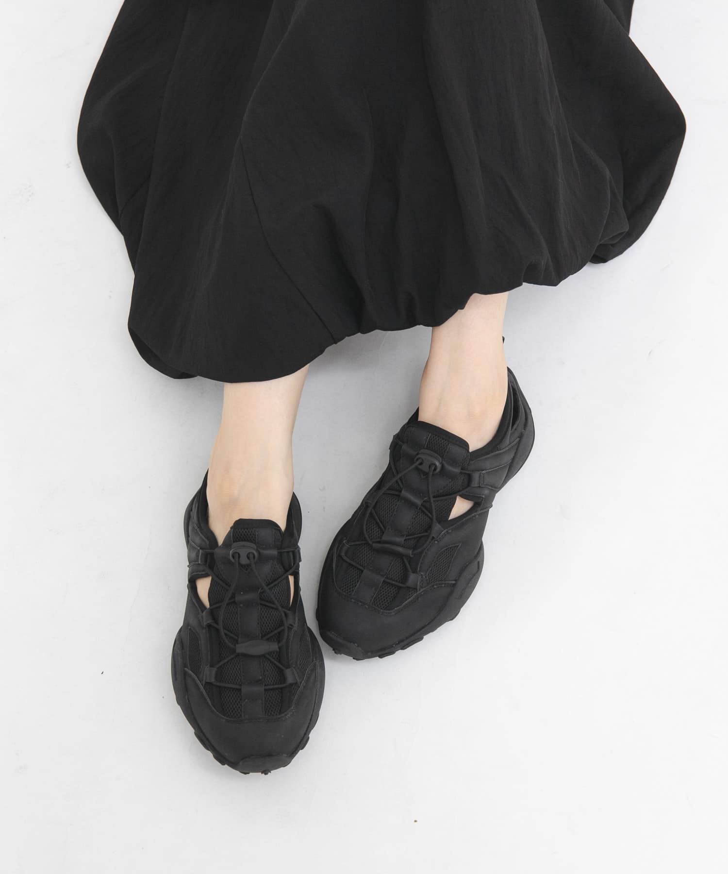 カットデザインメッシュスニーカー BLACK 37