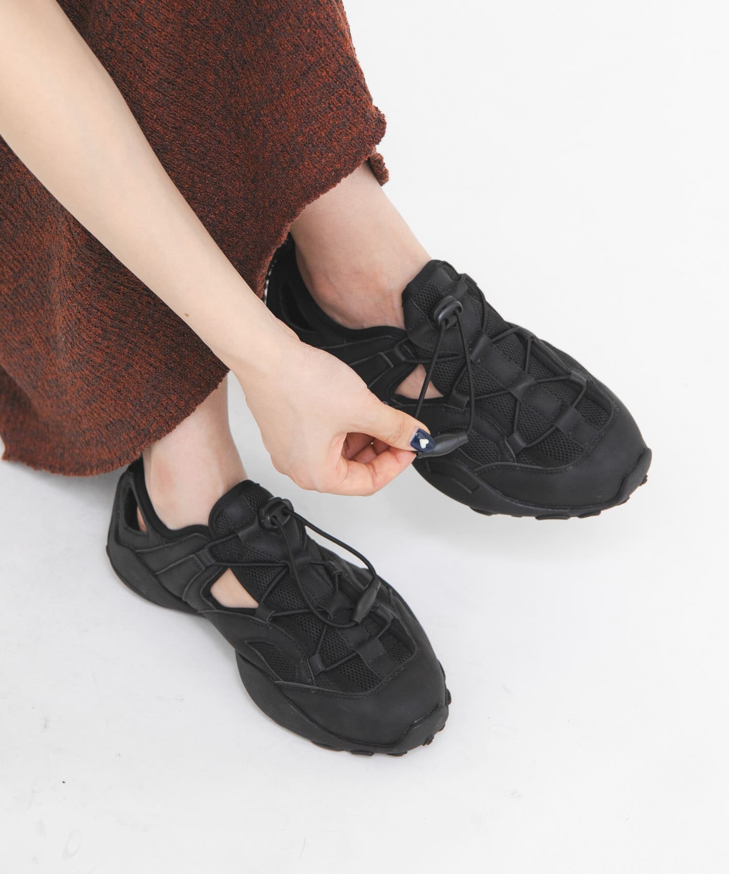 カットデザインメッシュスニーカー BLACK 37