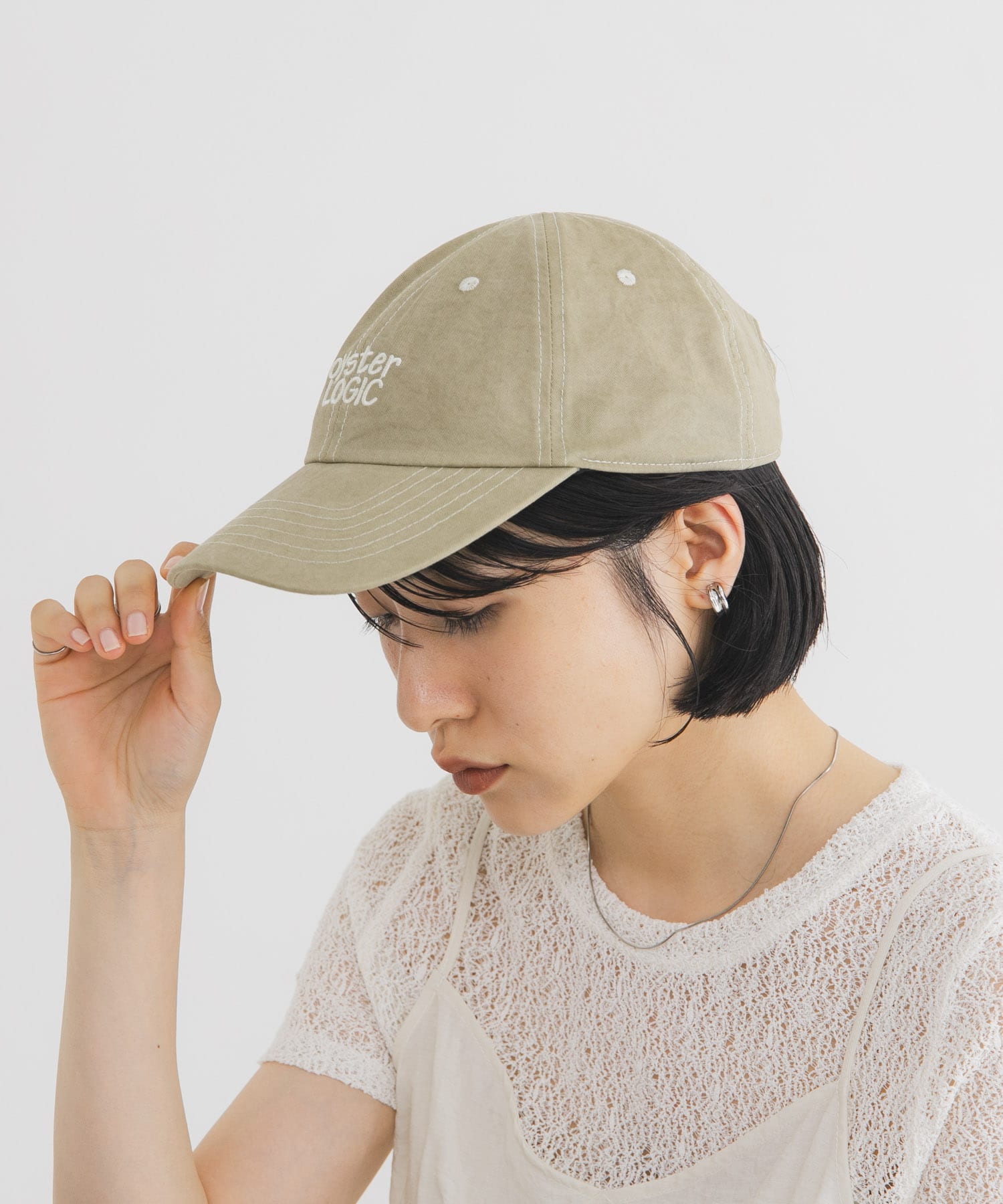 ハンドドローライクエンブロイダリーCAP BEIGE One