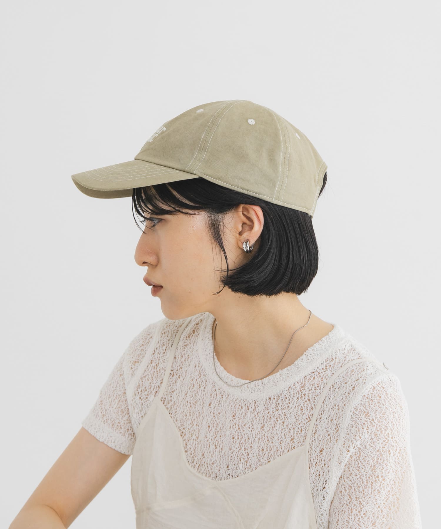 ハンドドローライクエンブロイダリーCAP BEIGE One