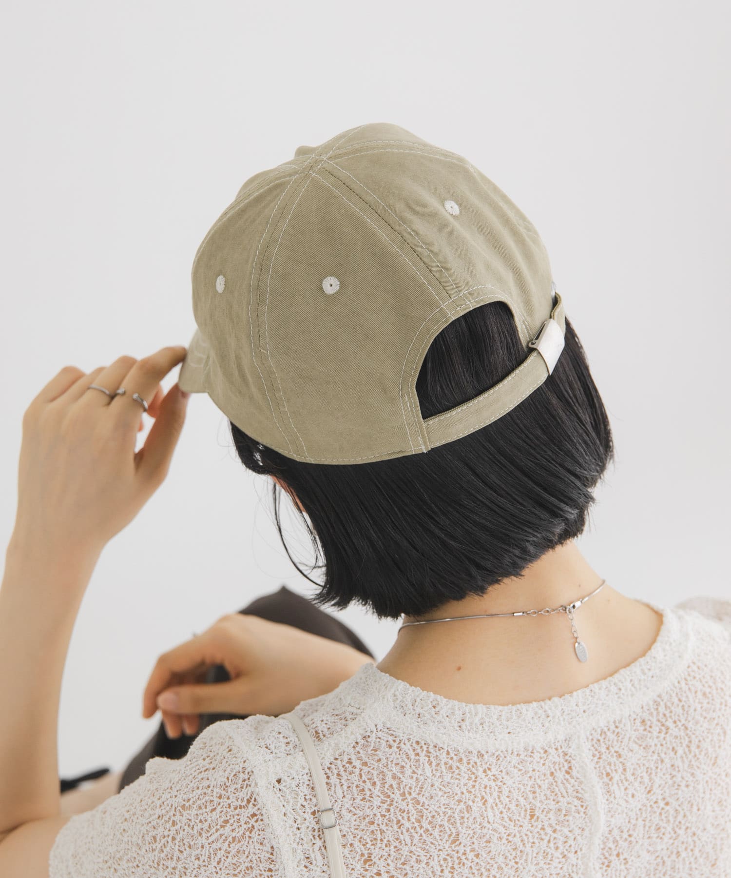 ハンドドローライクエンブロイダリーCAP BEIGE One