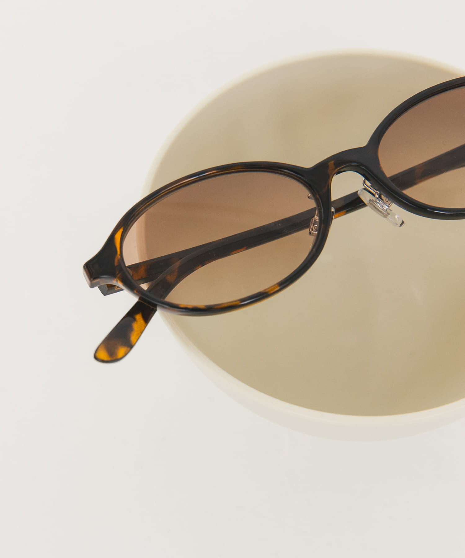 オーバルフレームサングラス D.BROWN One