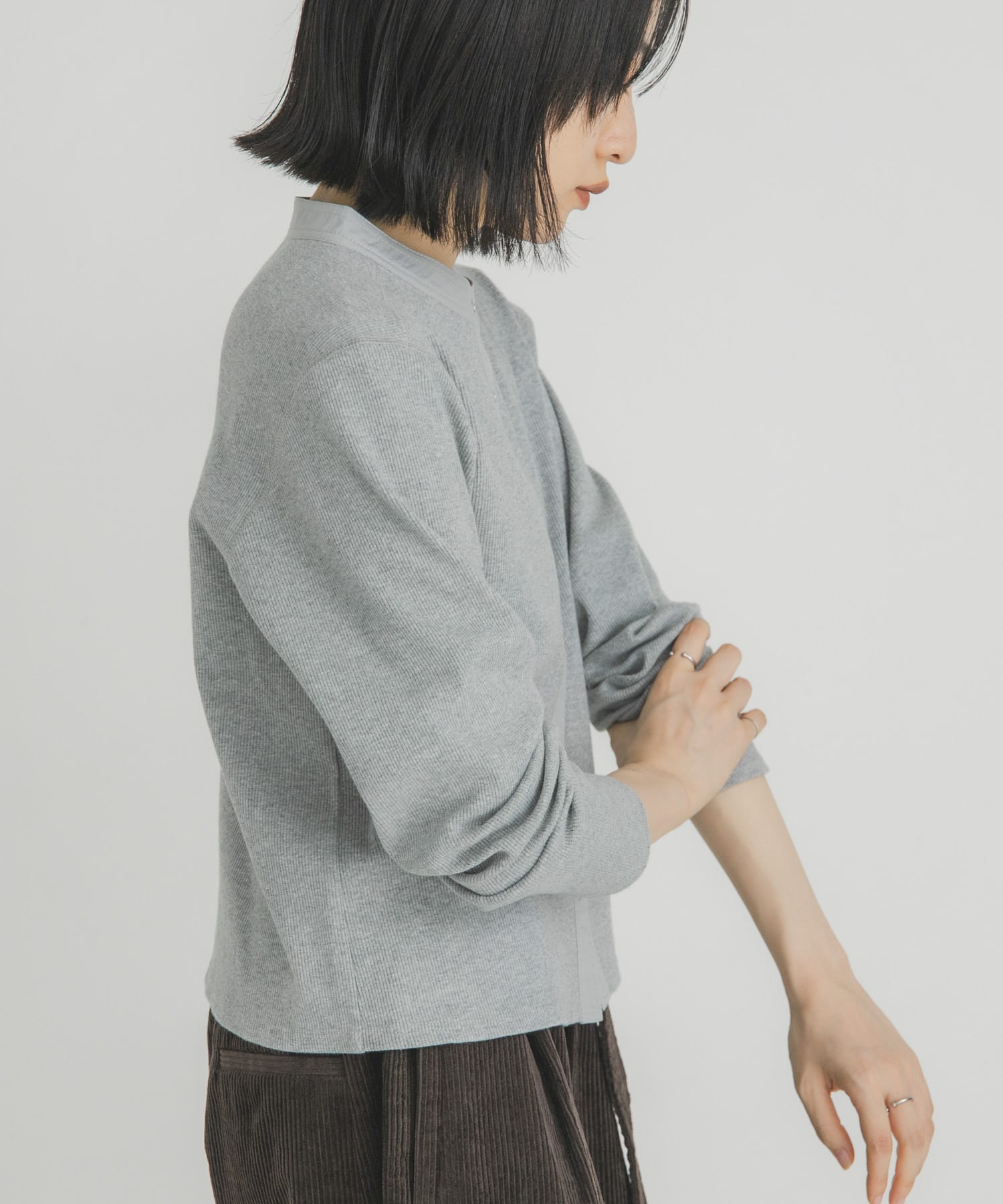 TOP GRAY