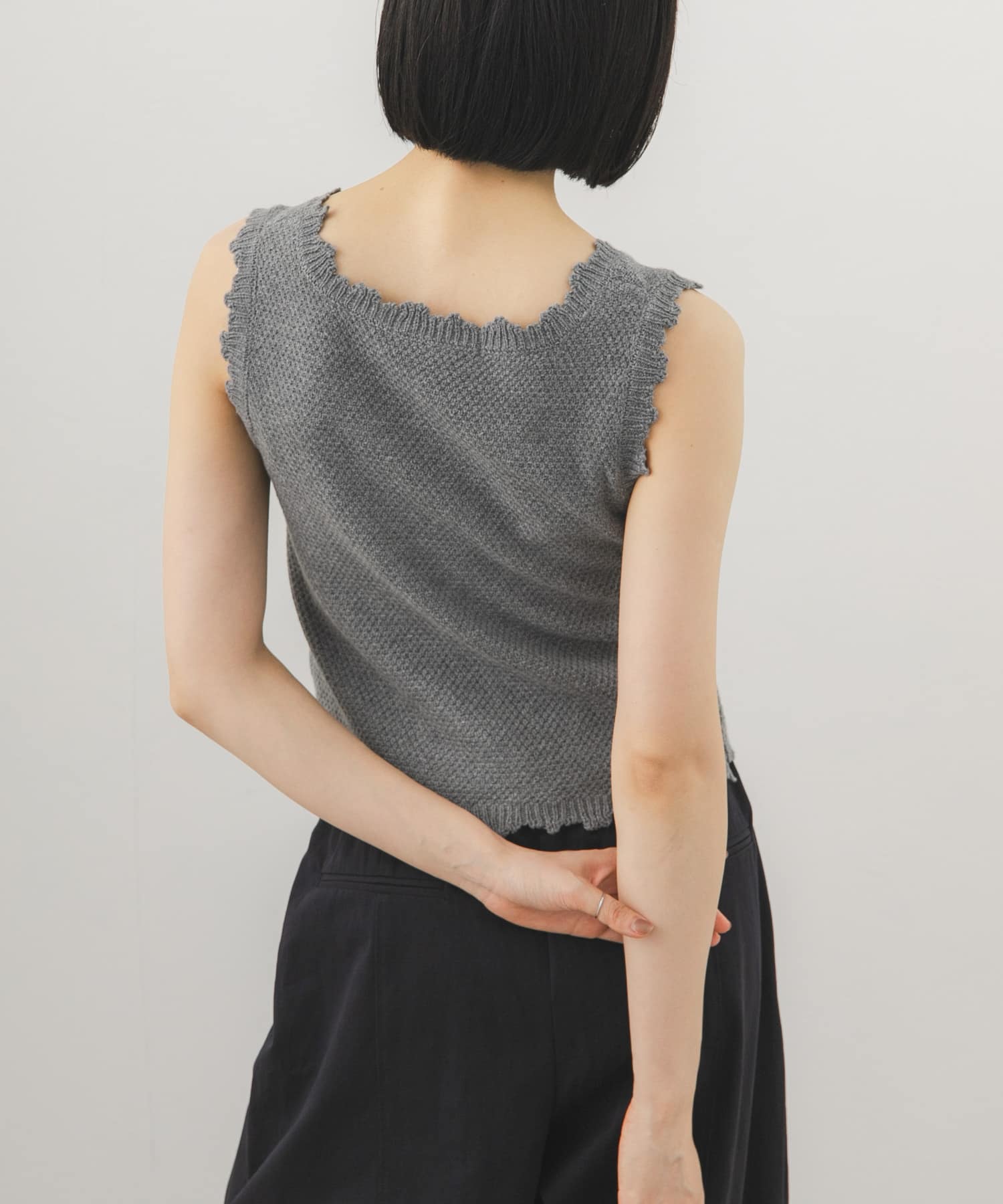 TOP GRAY