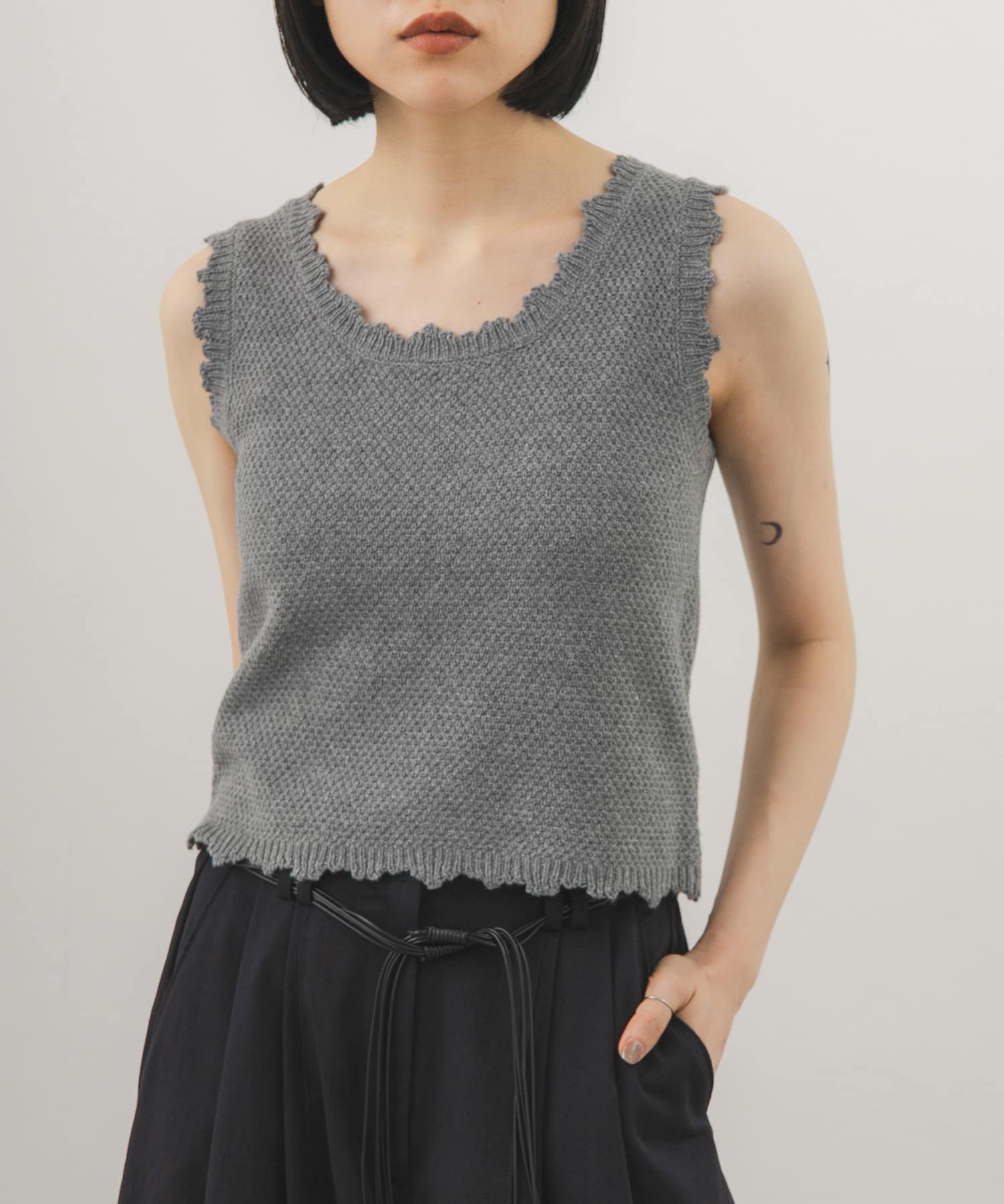 TOP GRAY
