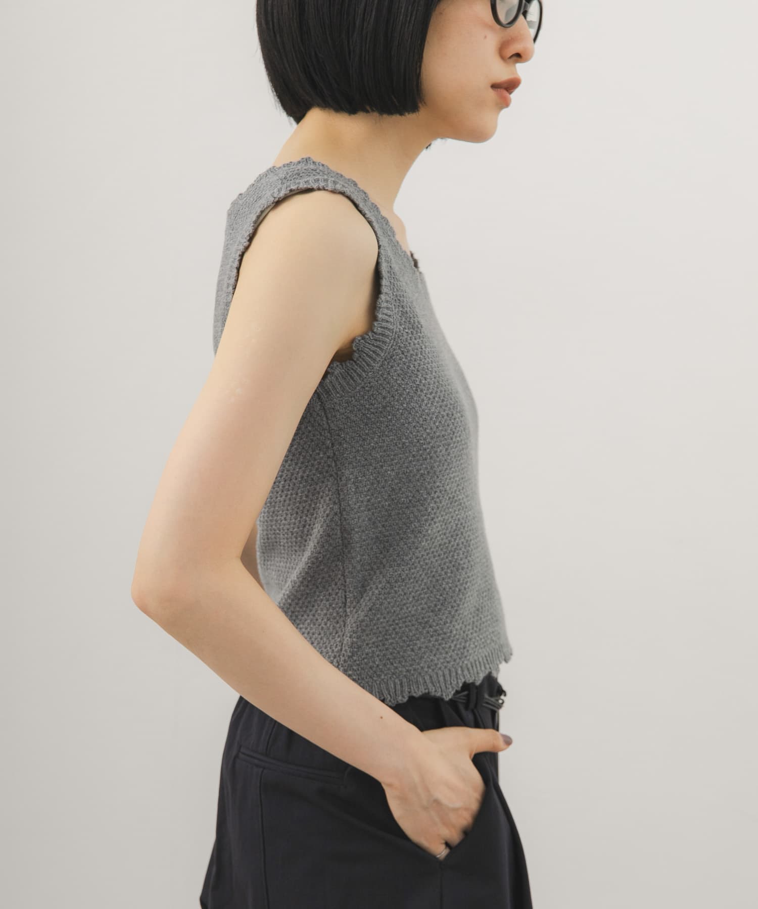 TOP GRAY