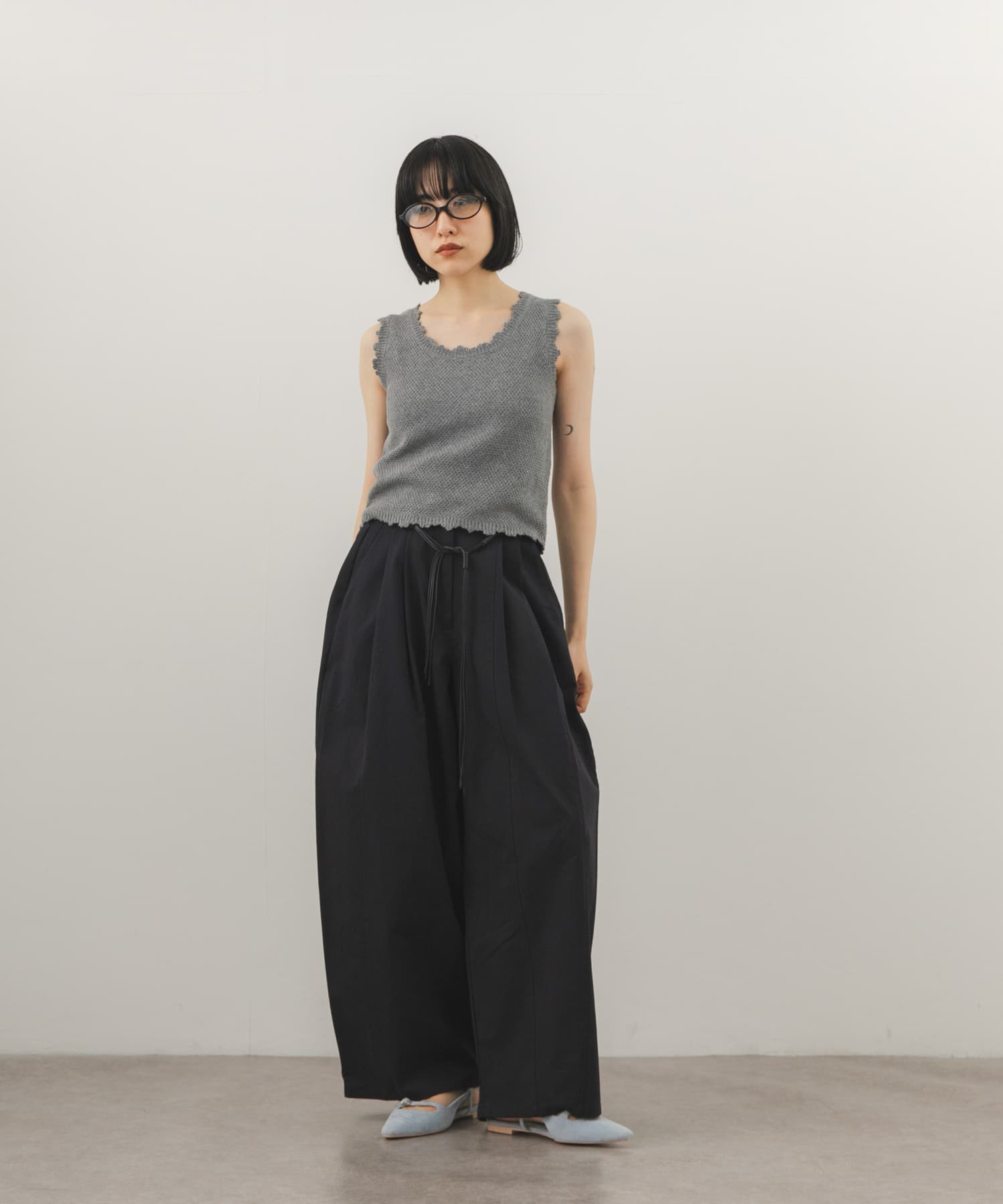TOP GRAY