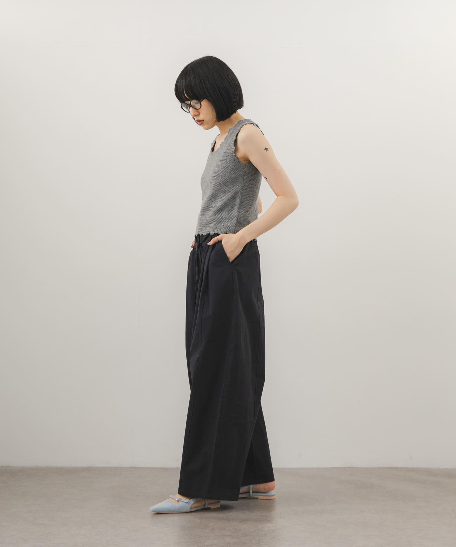 TOP GRAY