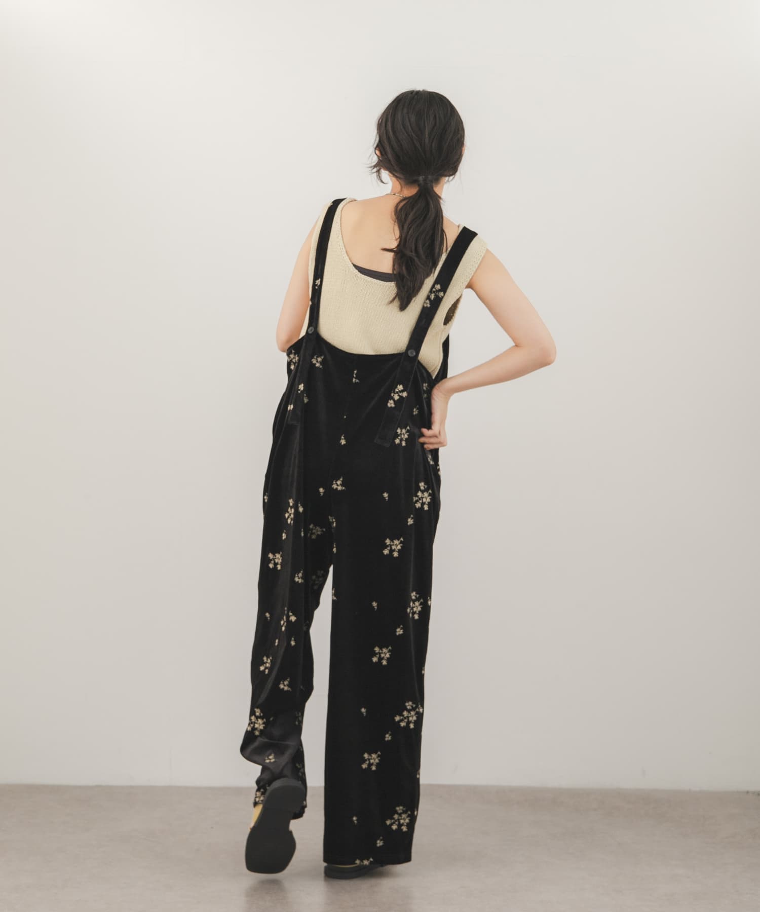 BLACK刺繍