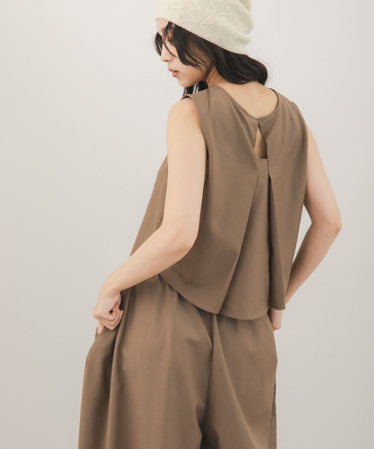 TEA BROWN