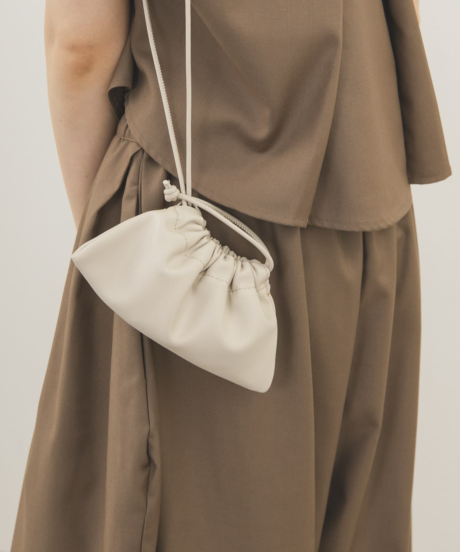 巾着ネックショルダー(One IVORY): 財布/小物｜URBAN RESEARCH公式