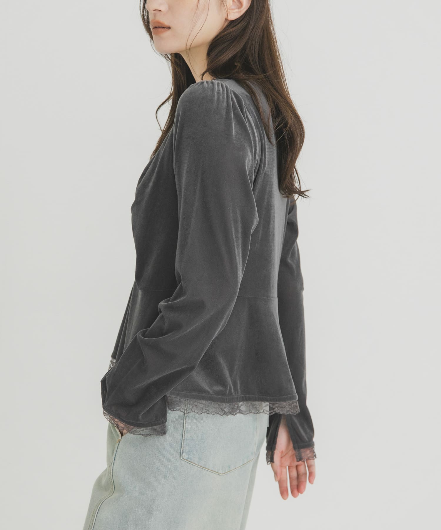 GRAY