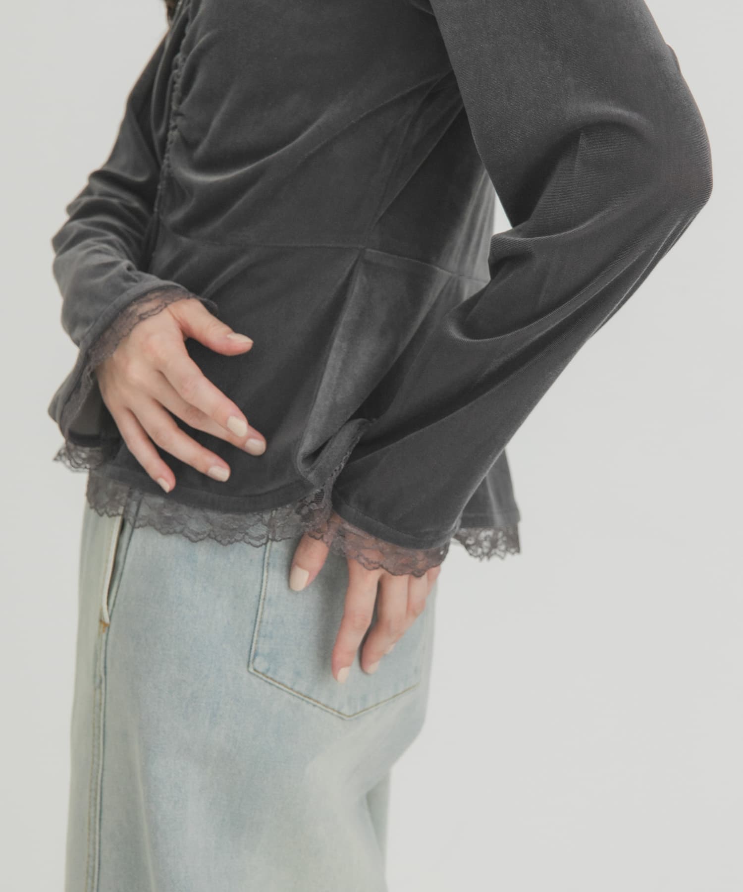GRAY