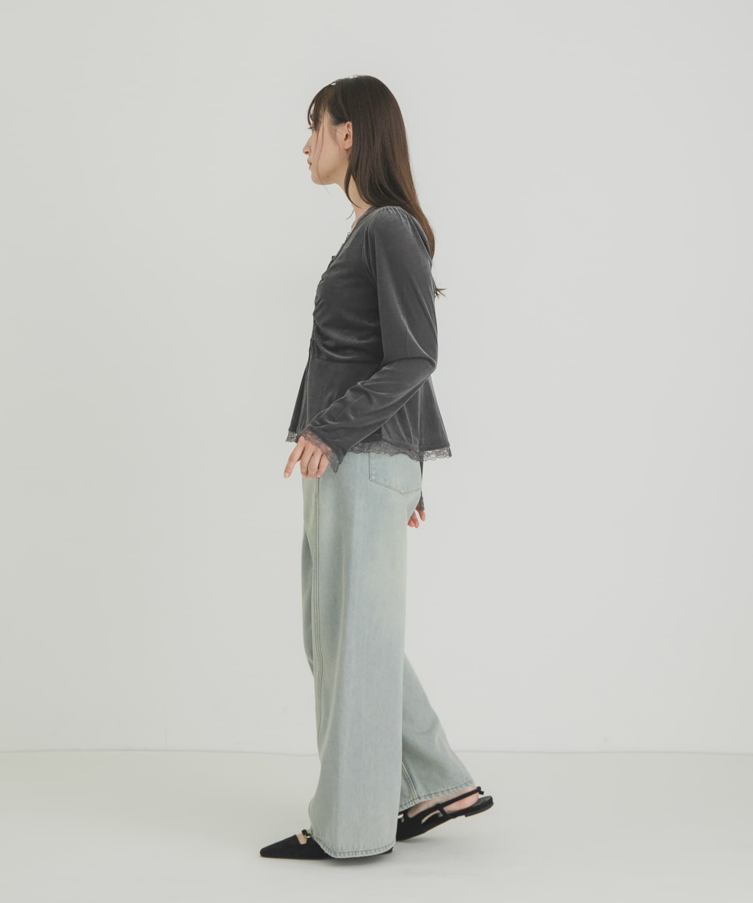 GRAY