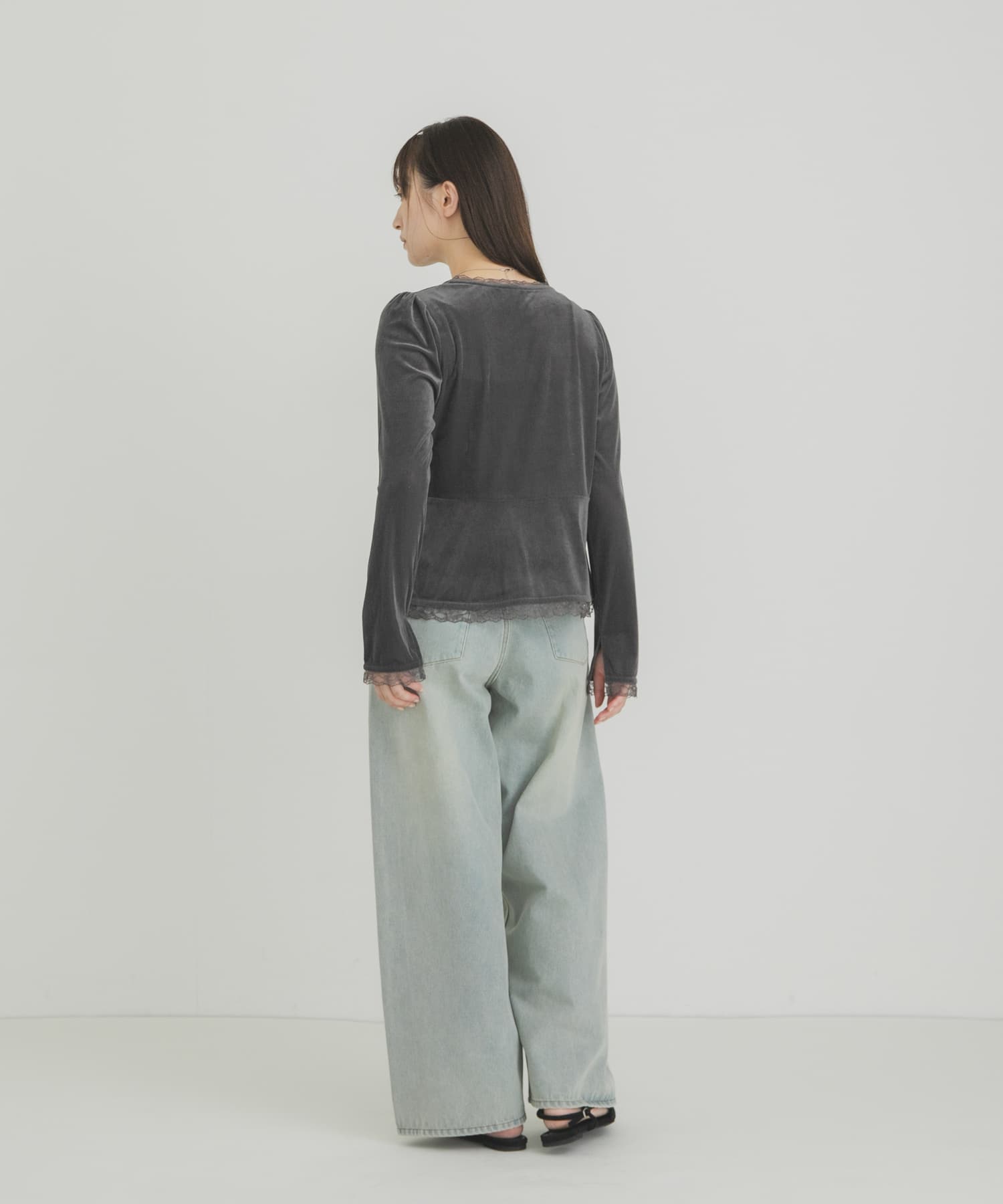 GRAY