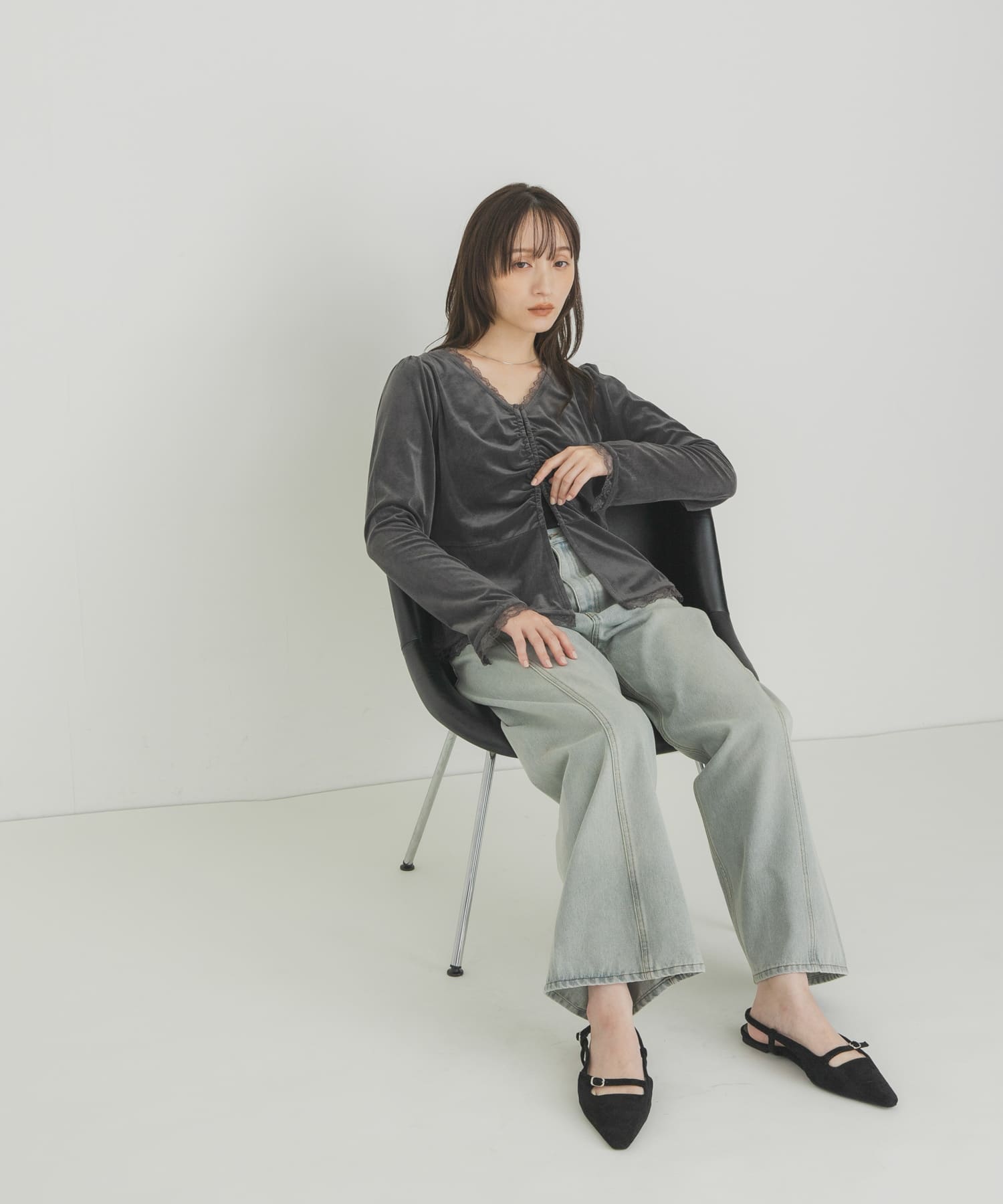 GRAY