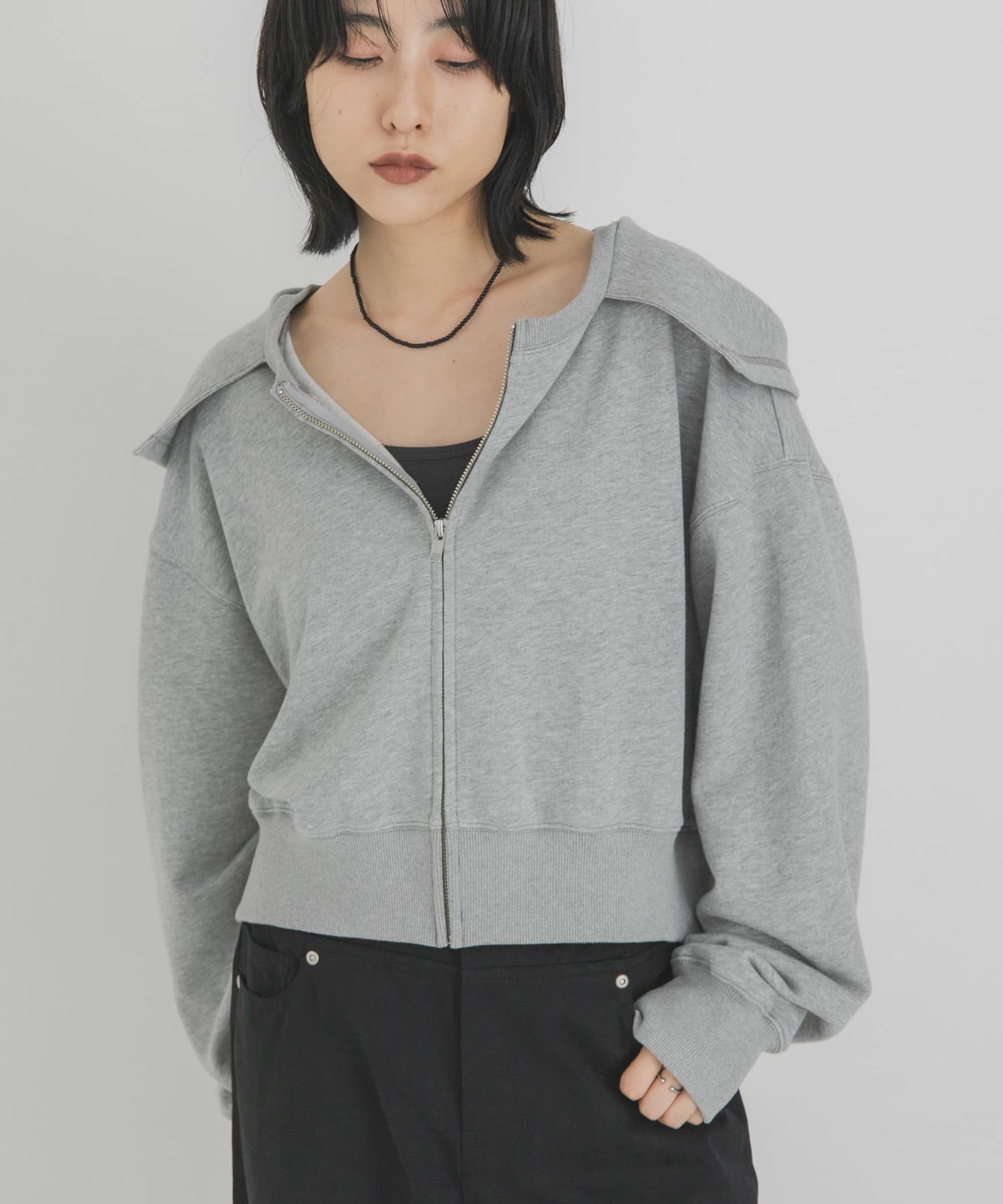 TOP GRAY