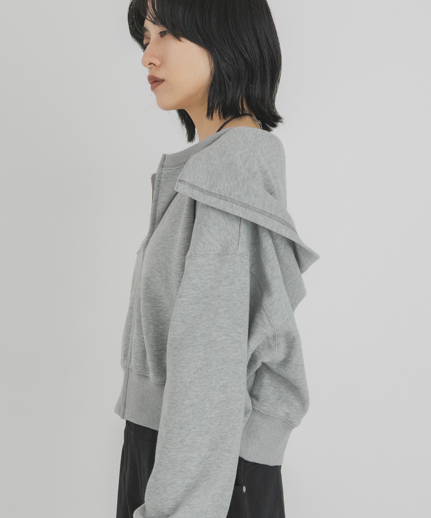 TOP GRAY