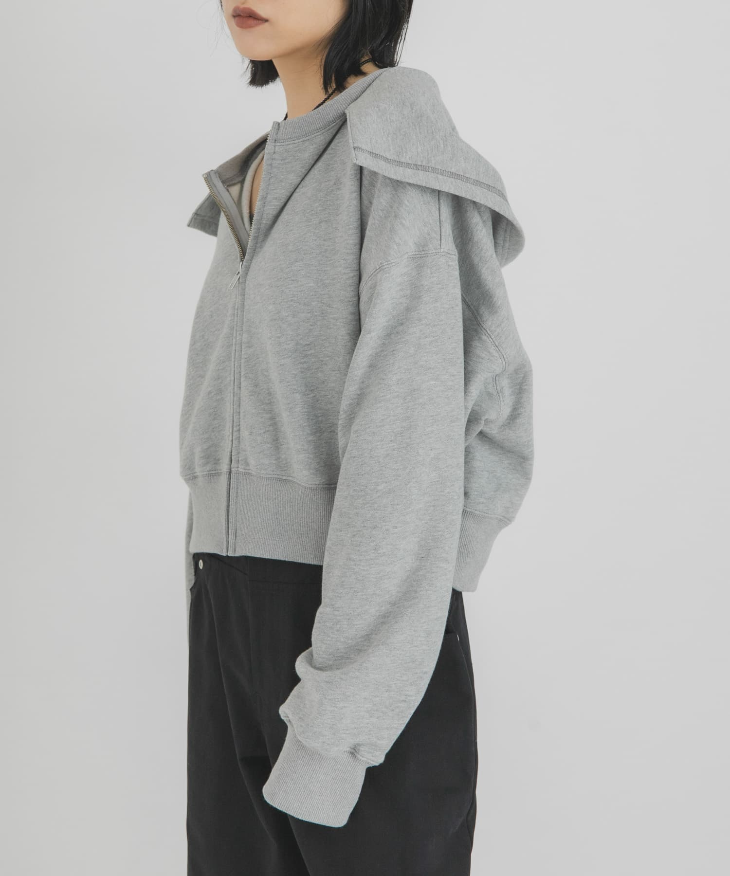 TOP GRAY