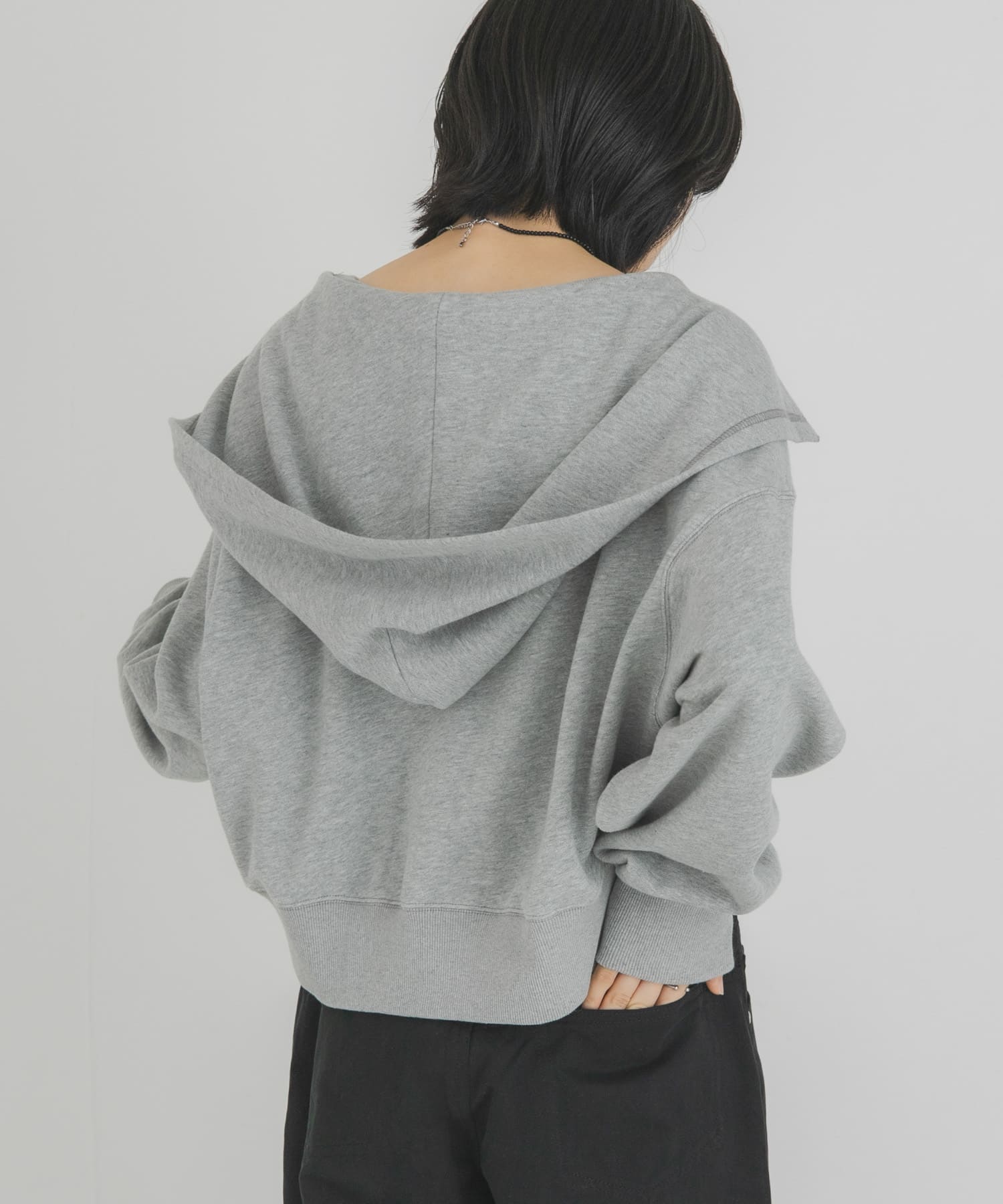 TOP GRAY