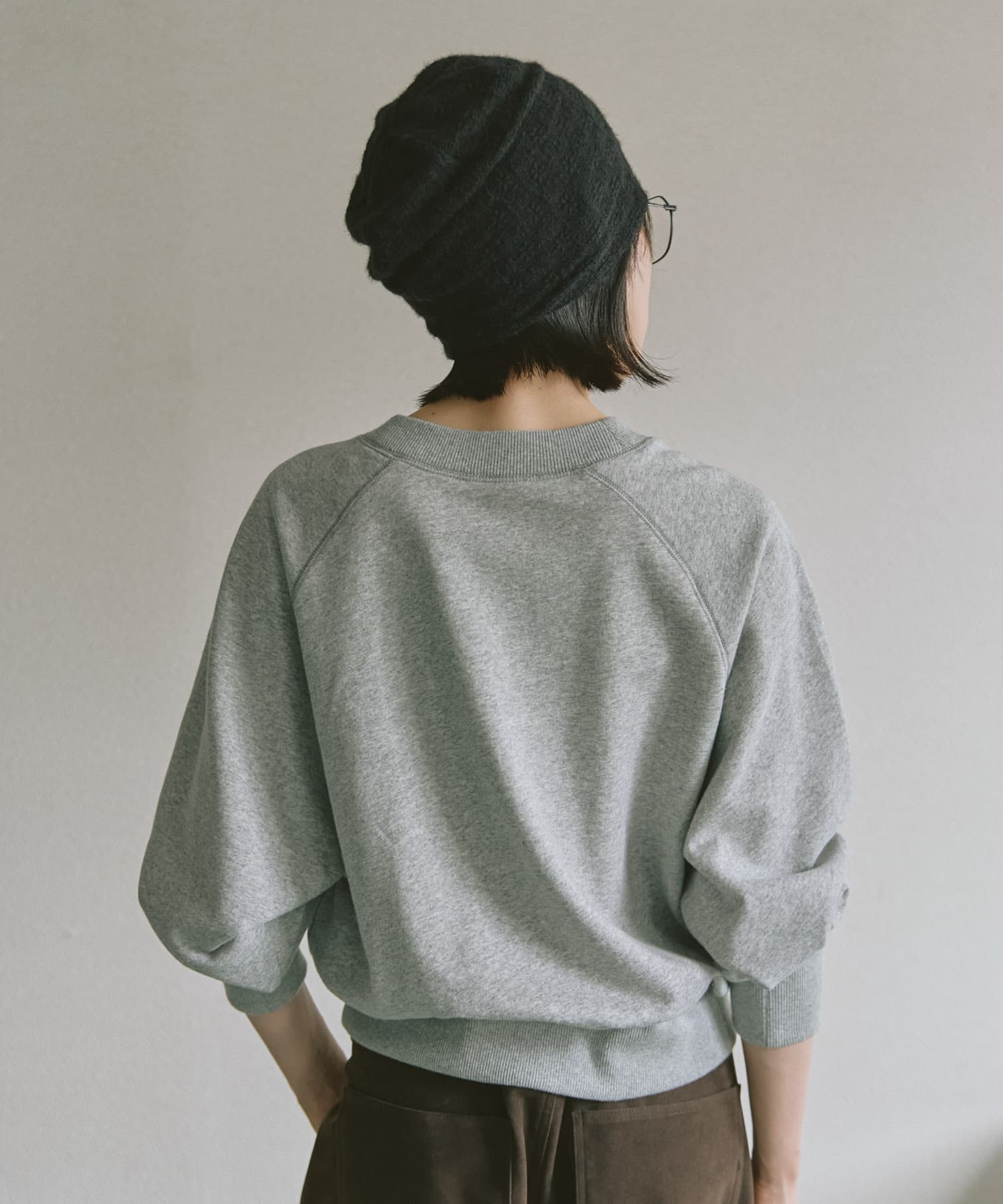 TOP GRAY