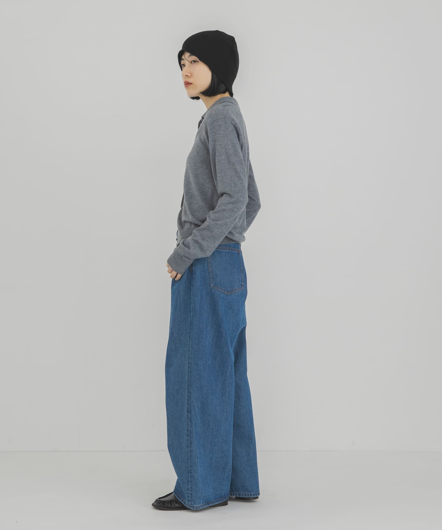 TOP GRAY