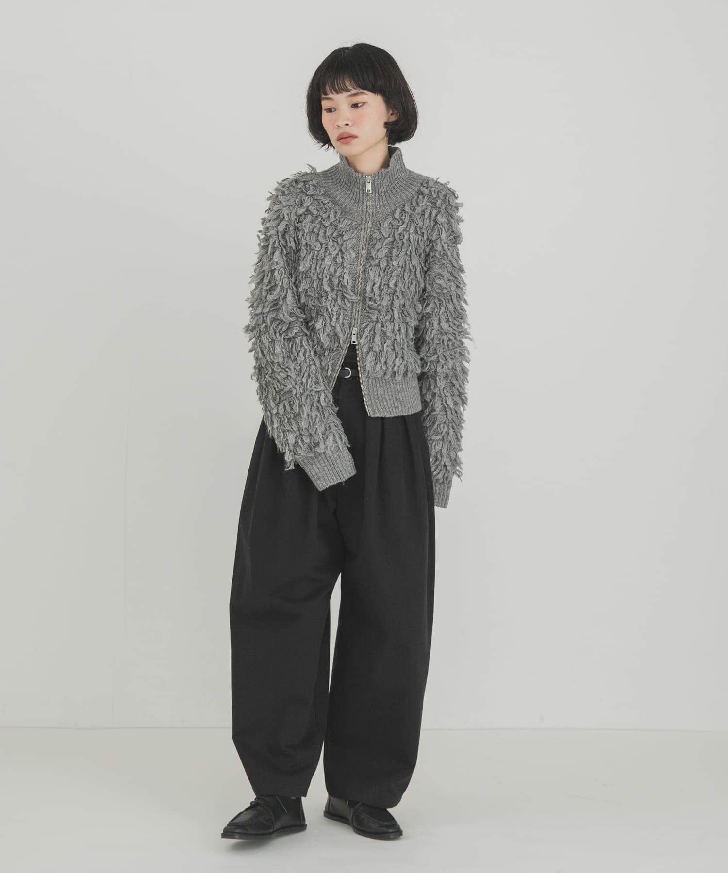 GRAY