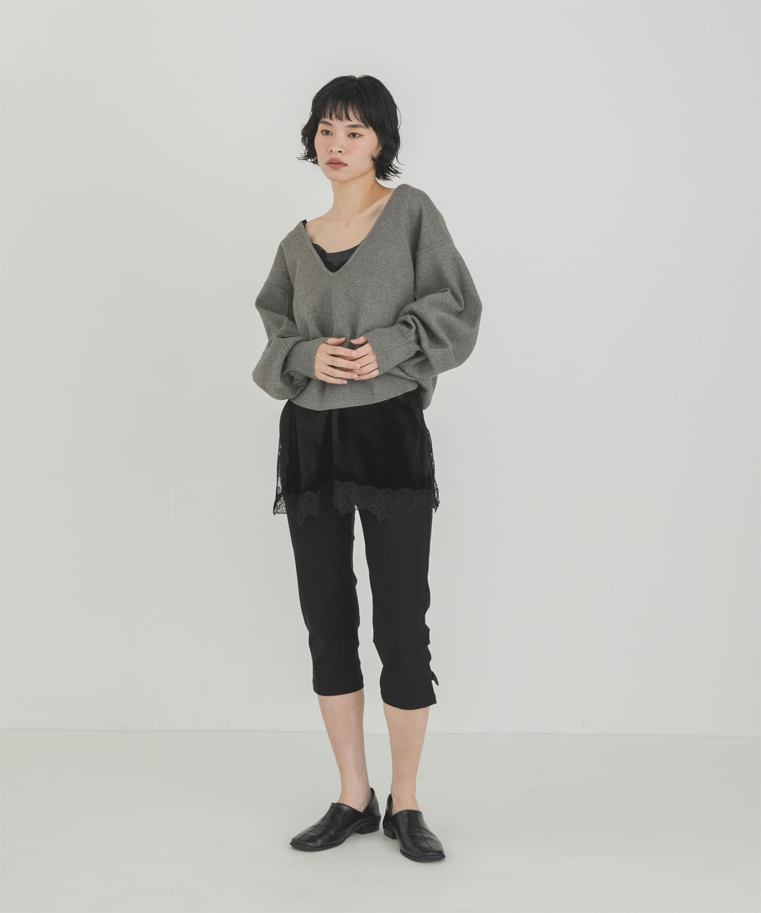 スウェットライクVネックニット(One OLIVE): トップス｜URBAN RESEARCH