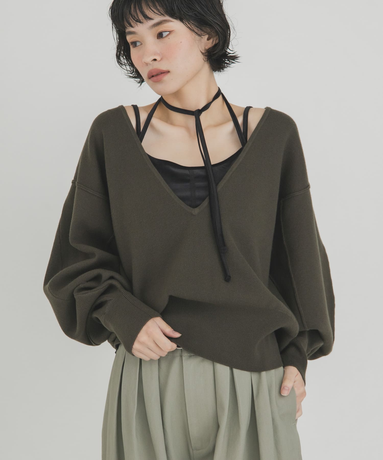 MISBHV カーキ　トップス スウェットライクVネックニット(One OLIVE): トップス｜URBAN RESEARCH