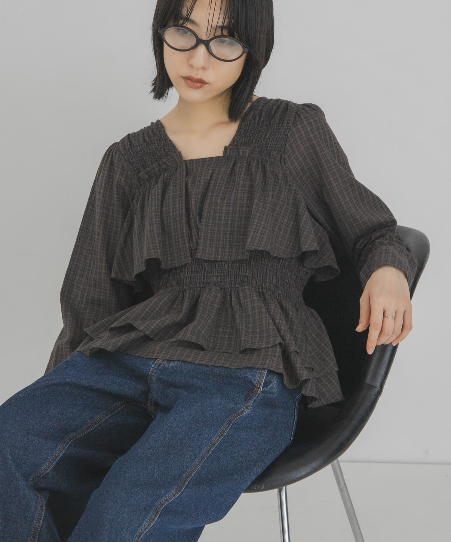 即日発送★正規品★シェリエ　チェック柄 フリル　ペプラム チェックフリルペプラムブラウス(One BROWN): トップス｜URBAN