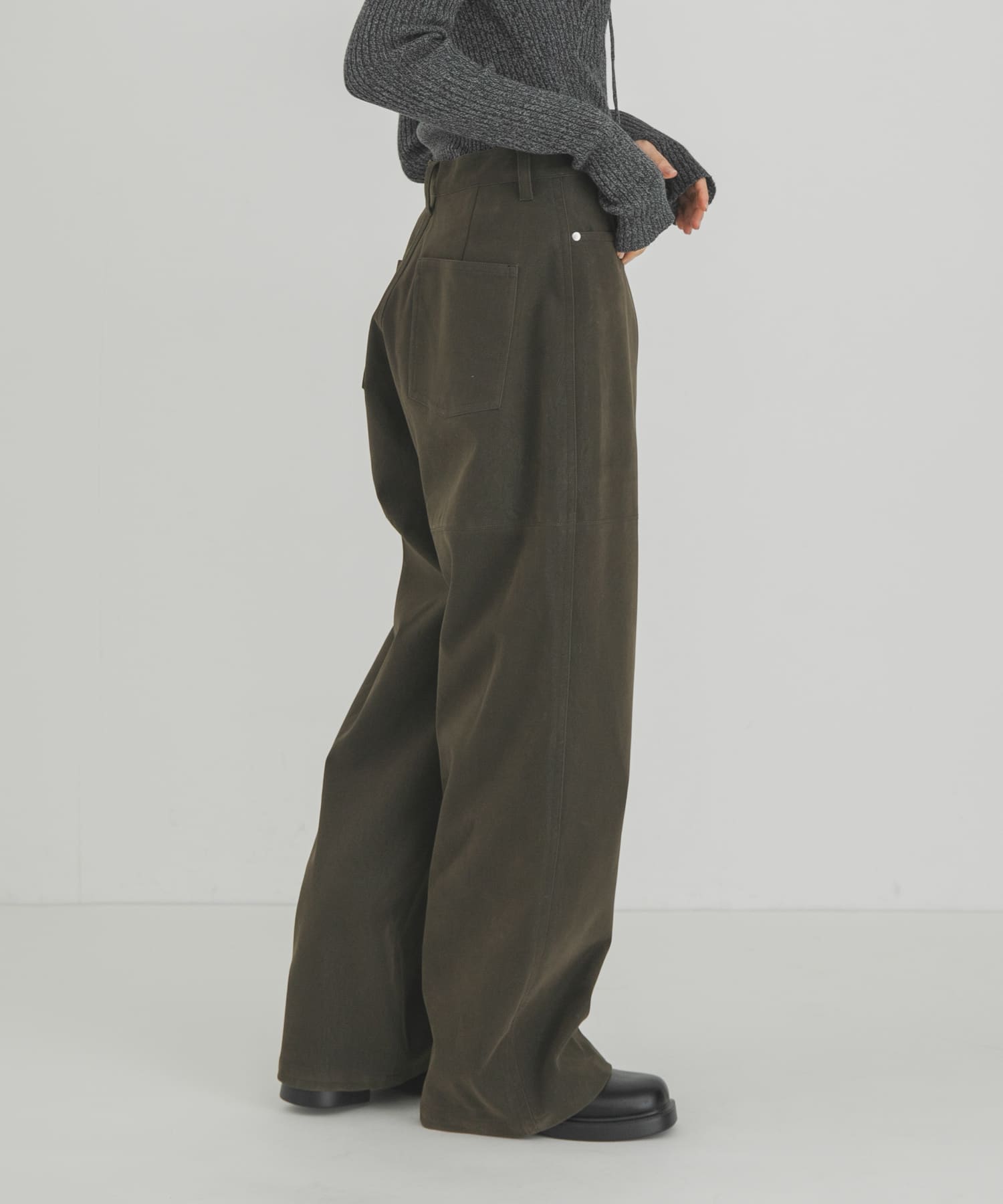 KHAKI