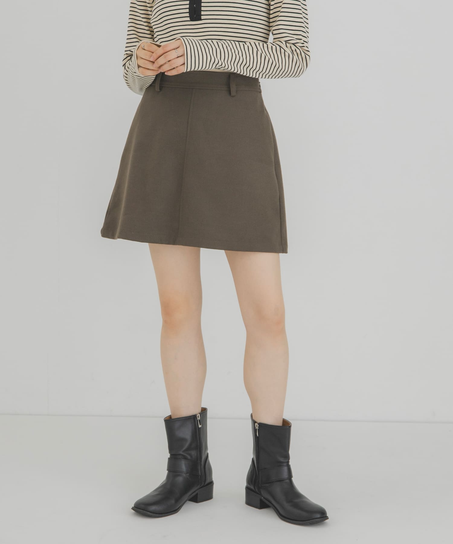 D.KHAKI