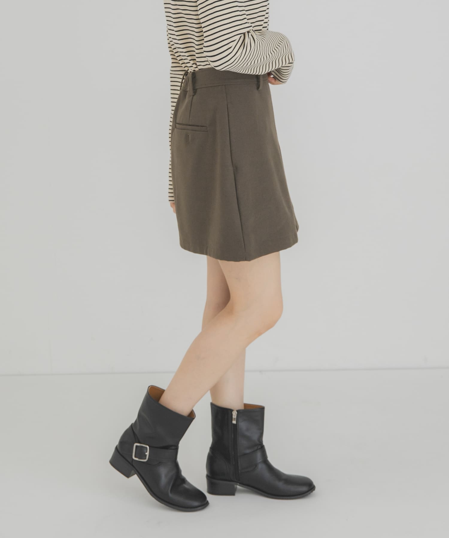 D.KHAKI