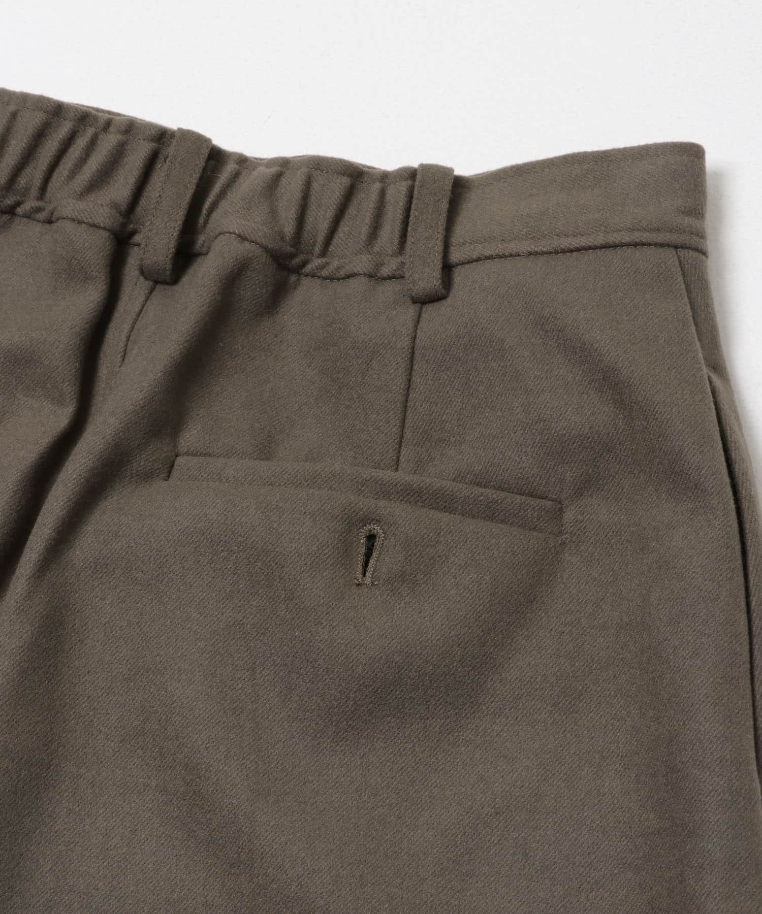 D.KHAKI