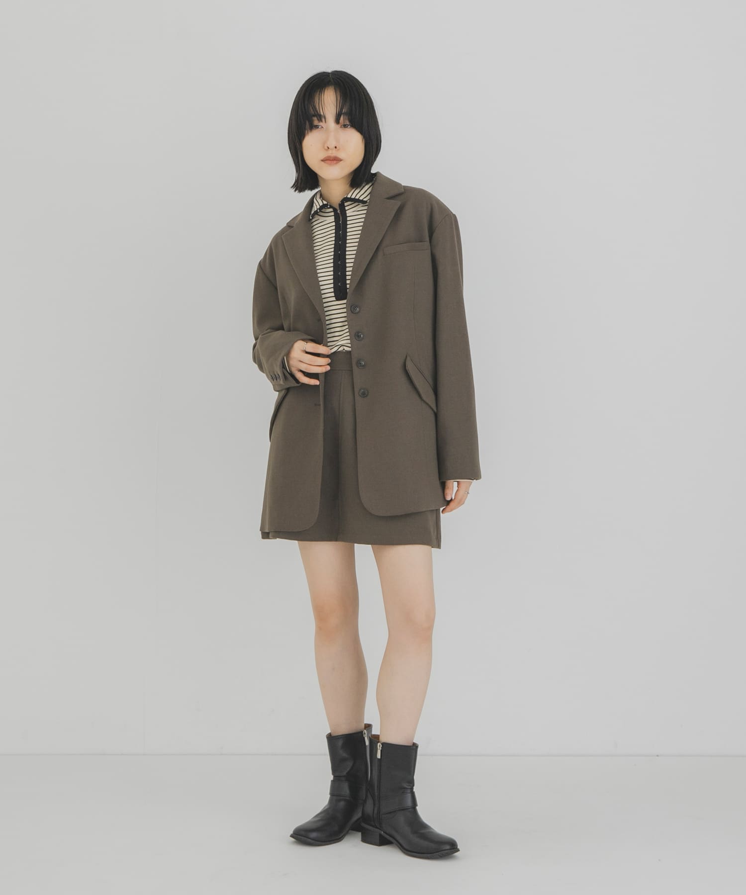 D.KHAKI