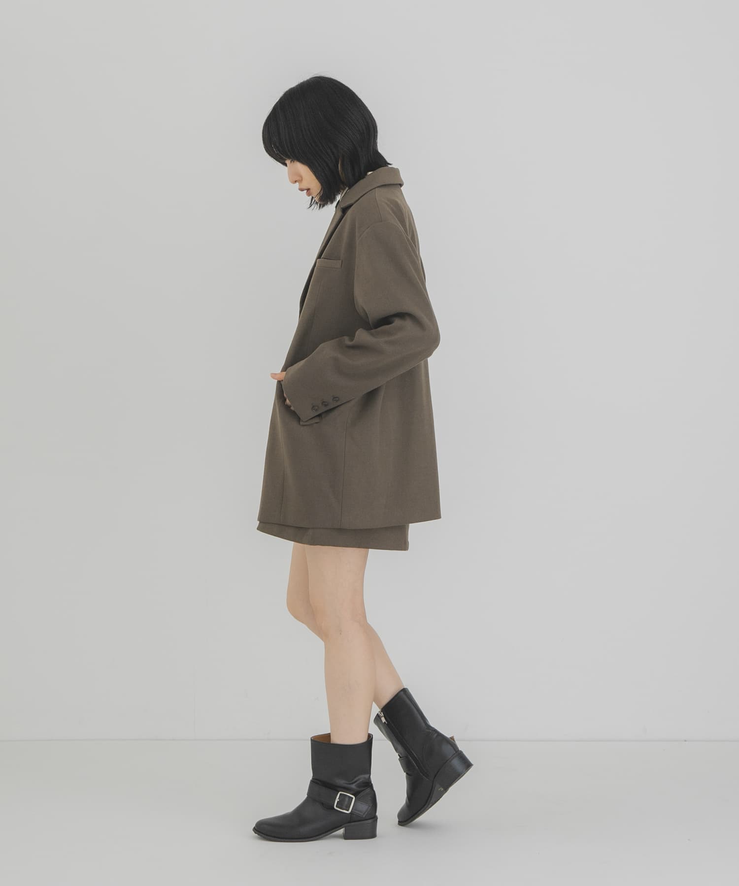 D.KHAKI