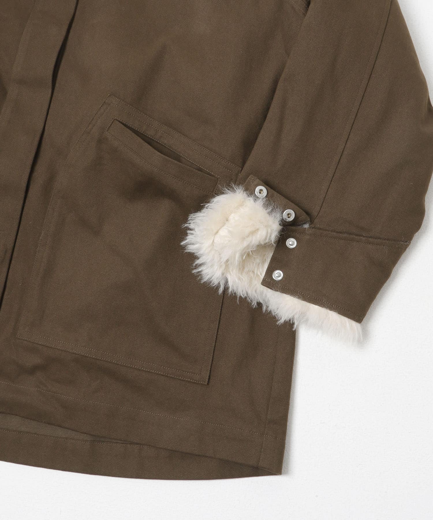 KHAKI×IVO