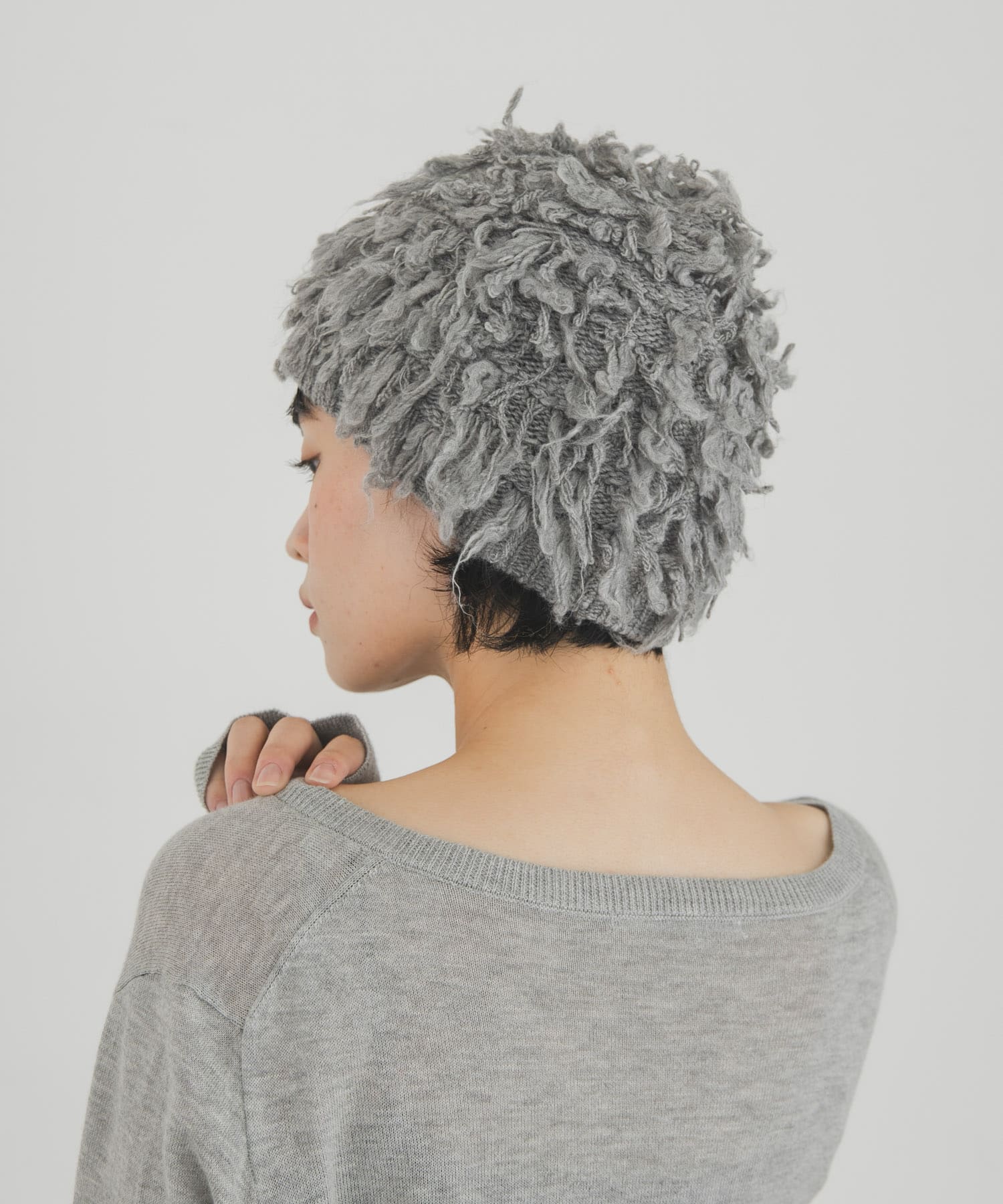 GRAY