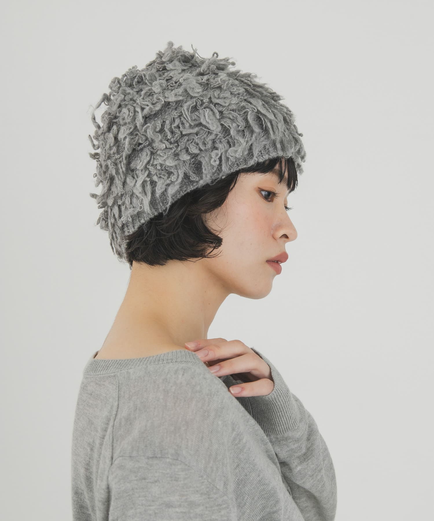 GRAY