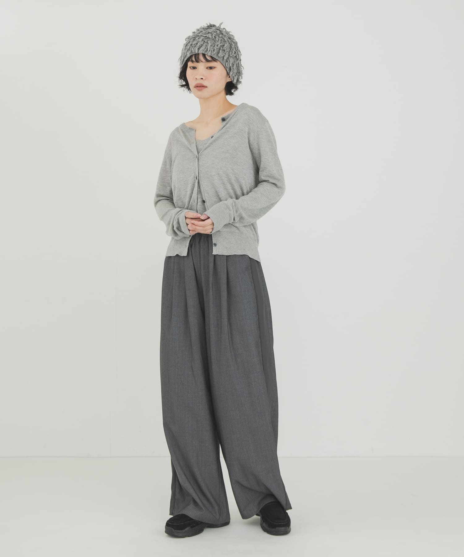 GRAY