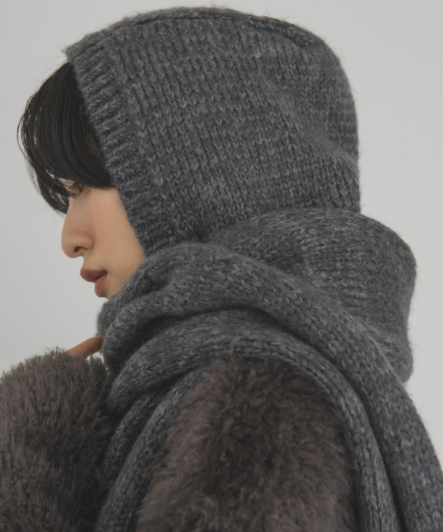 GRAY