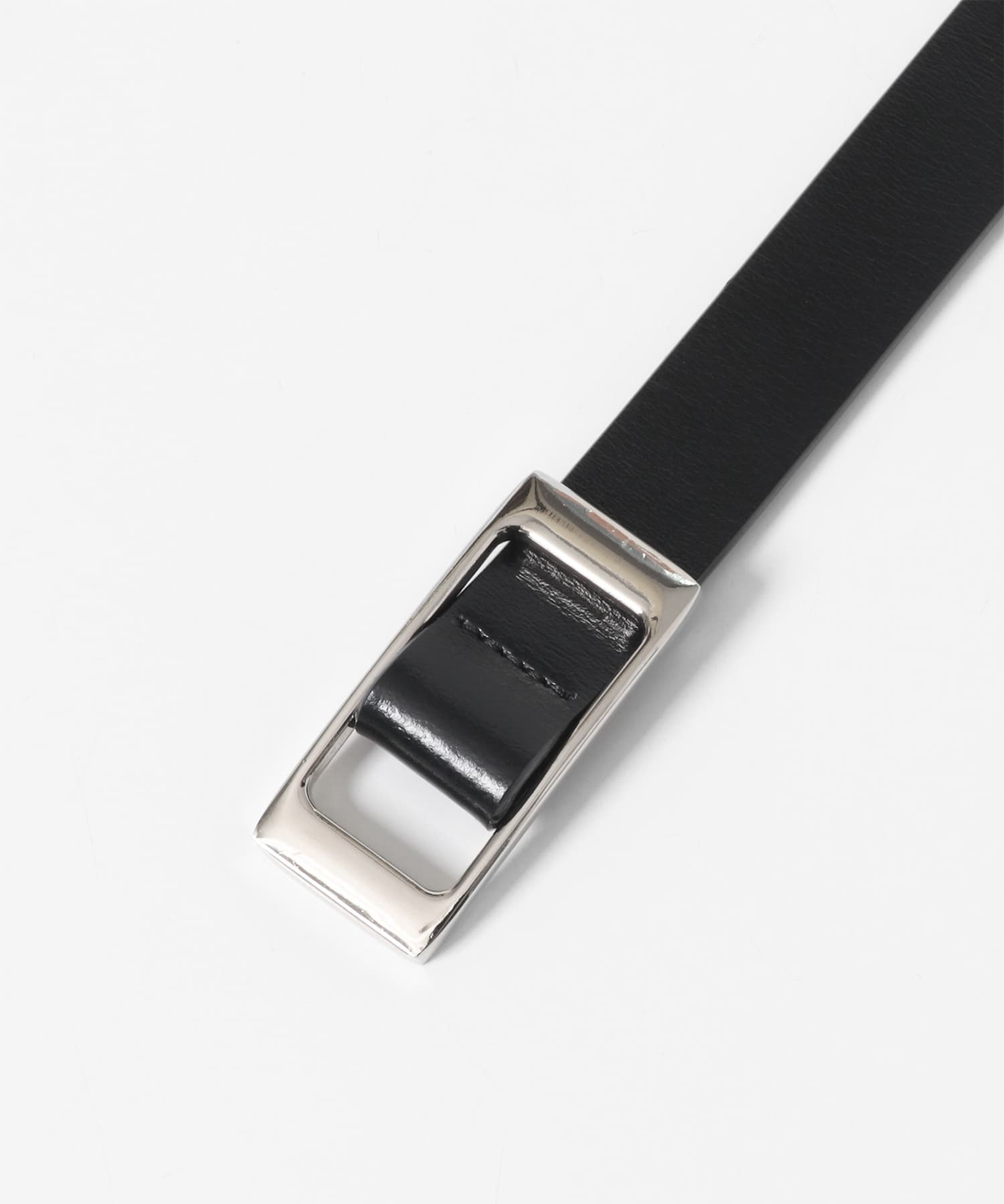 スクエアバックルレザーベルト BLACK One