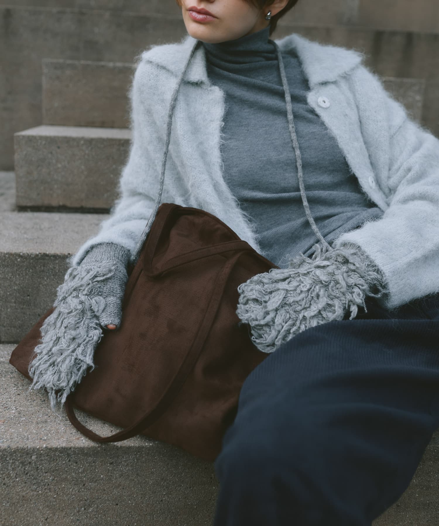 GRAY
